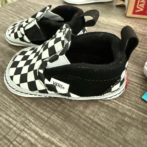 Infant Slip-On V Checkerboard Crib Shoe - Picture 2 of 4